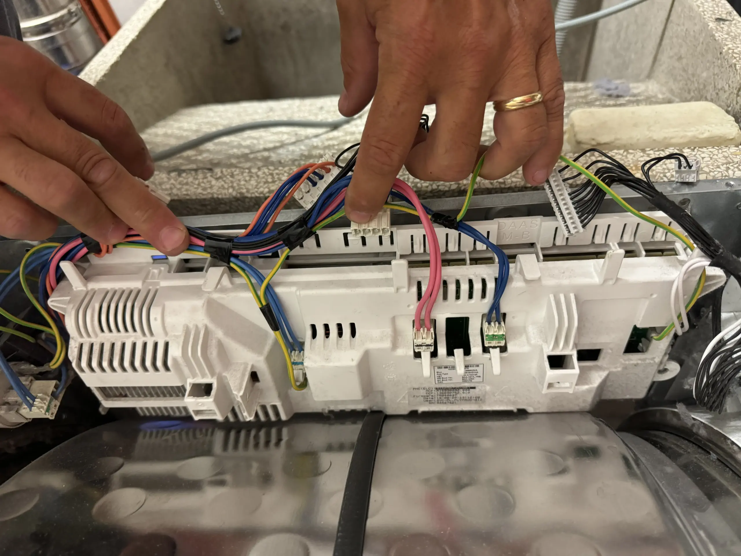 Assistenza asciugatrice Aeg 2 Riparazione elettrodomestico